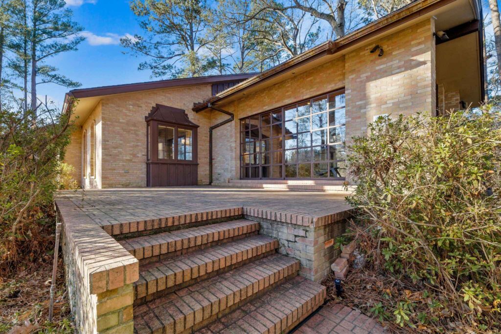 Creekside Patio Area